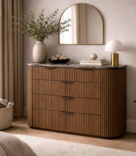 Noir Emperador Chest